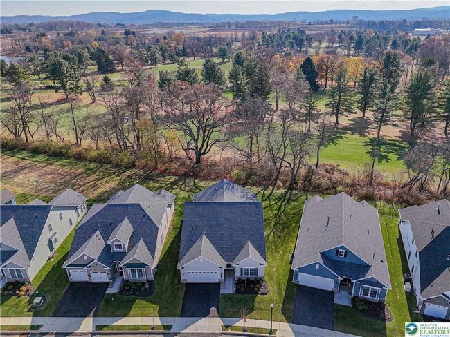 3855 Victors Way in Easton, PA - Building Photo - Building Photo