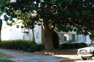 1219 Bellevue Ave in Burlingame, CA - Building Photo