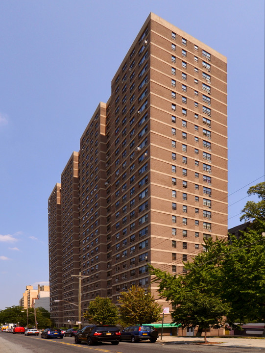 Riverview House in Bronx, NY - Building Photo