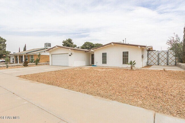 2425 Anise Dr in El Paso, TX - Building Photo - Building Photo