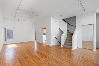 1151 W Eddy St in Chicago, IL - Building Photo - Building Photo