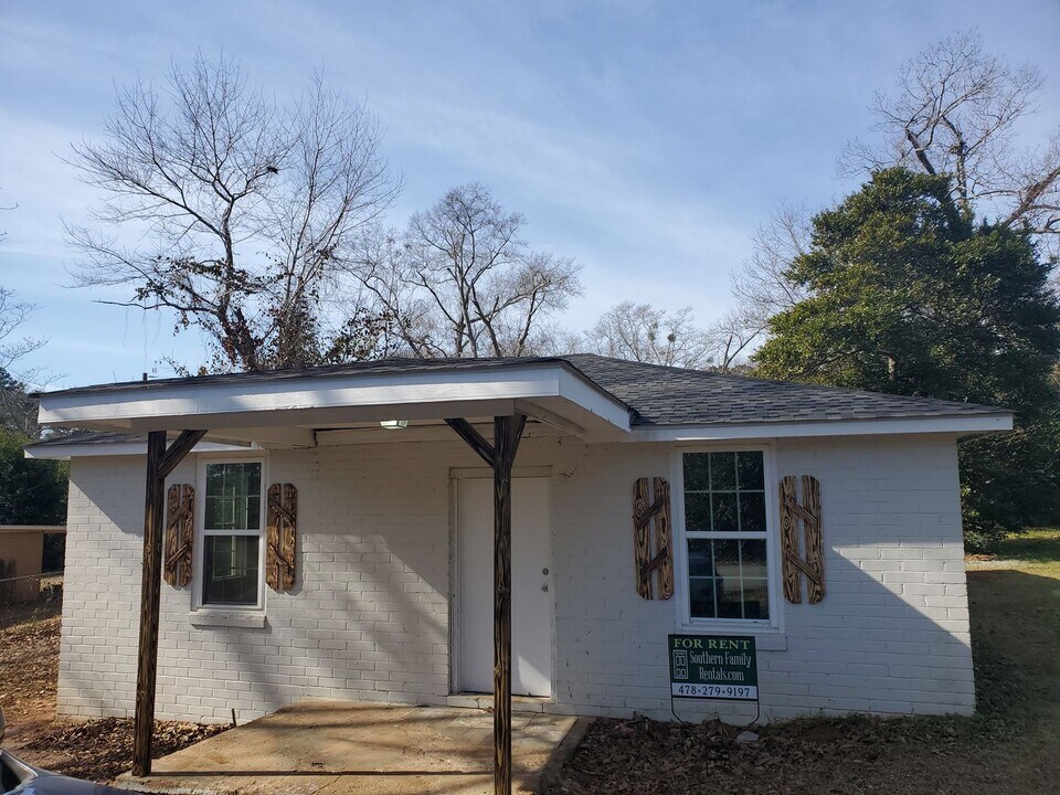 151 Circle Dr in Dublin, GA - Building Photo