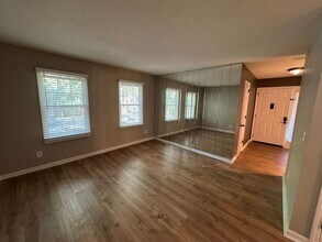 2080 Woodlawn Dr SW in Huntsville, AL - Building Photo - Building Photo