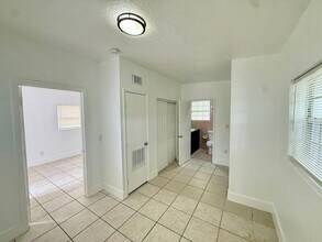 1345 NW 55th St in Miami, FL - Building Photo - Building Photo