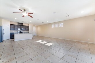 5733 Tideview St in North Las Vegas, NV - Building Photo - Building Photo