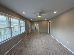 900 Barclift St NW in Hartselle, AL - Building Photo - Building Photo