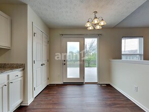 1266 Poplar Hill Dr in Lebanon, OH - Foto de edificio - Building Photo