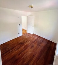 4 Dowd Ave in Canton, CT - Building Photo - Building Photo
