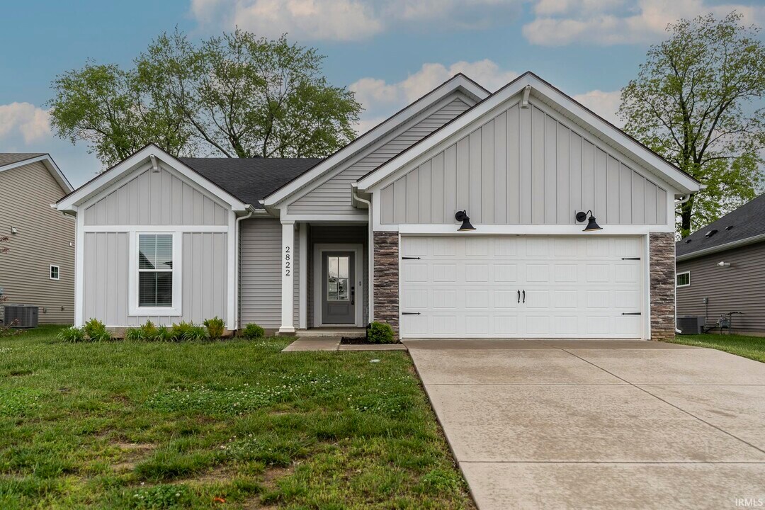 2822 Brewster Dr in Evansville, IN - Building Photo