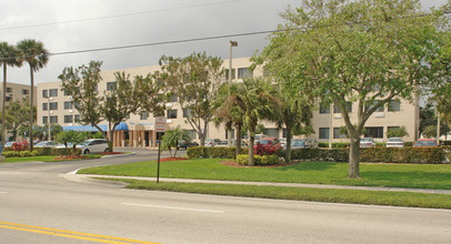 B'nai B'rith I, II, & III Deerfield Apartm... in Deerfield Beach, FL - Building Photo - Building Photo