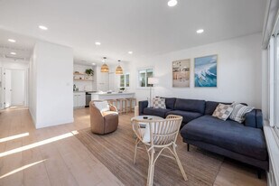 3725 Jefferson St in Carlsbad, CA - Building Photo