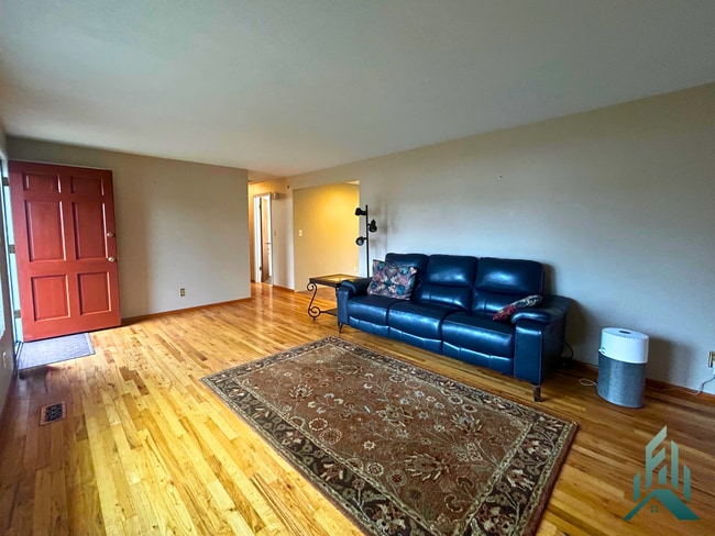 1720 NW Arthur Cir in Corvallis, OR - Building Photo - Building Photo