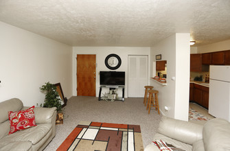 Kingston Green Apartments in Kokomo, IN - Building Photo - Interior Photo