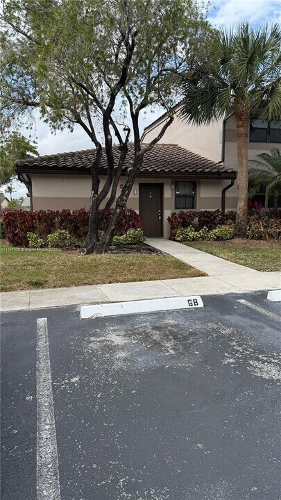 9967 Nob Hill Ln, Unit 9967 in Sunrise, FL - Building Photo