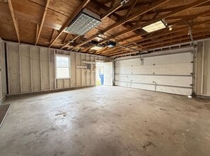 1114 Hiatt St in Carter Lake, IA - Building Photo - Building Photo