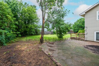 2013 N Parkridge Ct in Wichita, KS - Building Photo - Building Photo