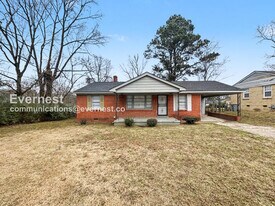 1758 Woodburn Dr in Memphis, TN - Building Photo