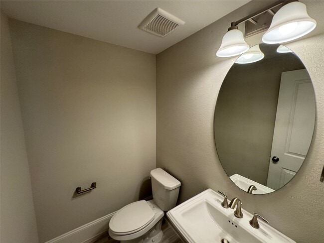 6755 Highclere Manor Ln