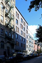 535-537 E 11th St in New York, NY - Building Photo - Building Photo