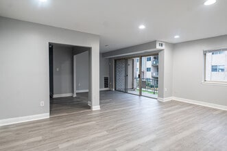 12211 Braxfield Ct, Unit 7 in North Bethesda, MD - Foto de edificio - Building Photo