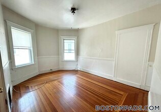 74 Romsey St, Unit 3 in Boston, MA - Foto de edificio - Building Photo