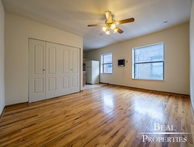 property at 821 W Cornelia Ave