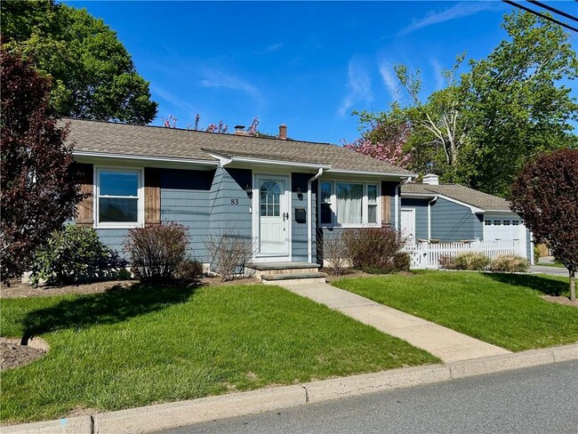 83 Friendship St in East Greenwich, RI - Building Photo - Building Photo