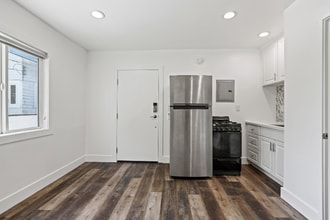 2730 Raymond Ave, Unit 4 in Los Angeles, CA - Foto de edificio - Building Photo