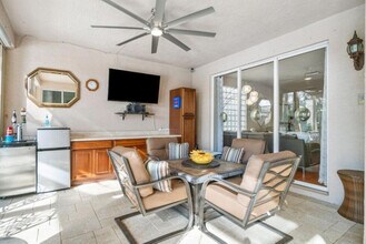 8696 Woodgrove Harbor Ln in Boynton Beach, FL - Foto de edificio - Building Photo