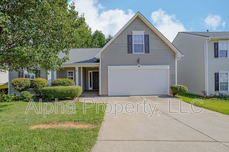 305 Riello Dr in Greer, SC - Building Photo