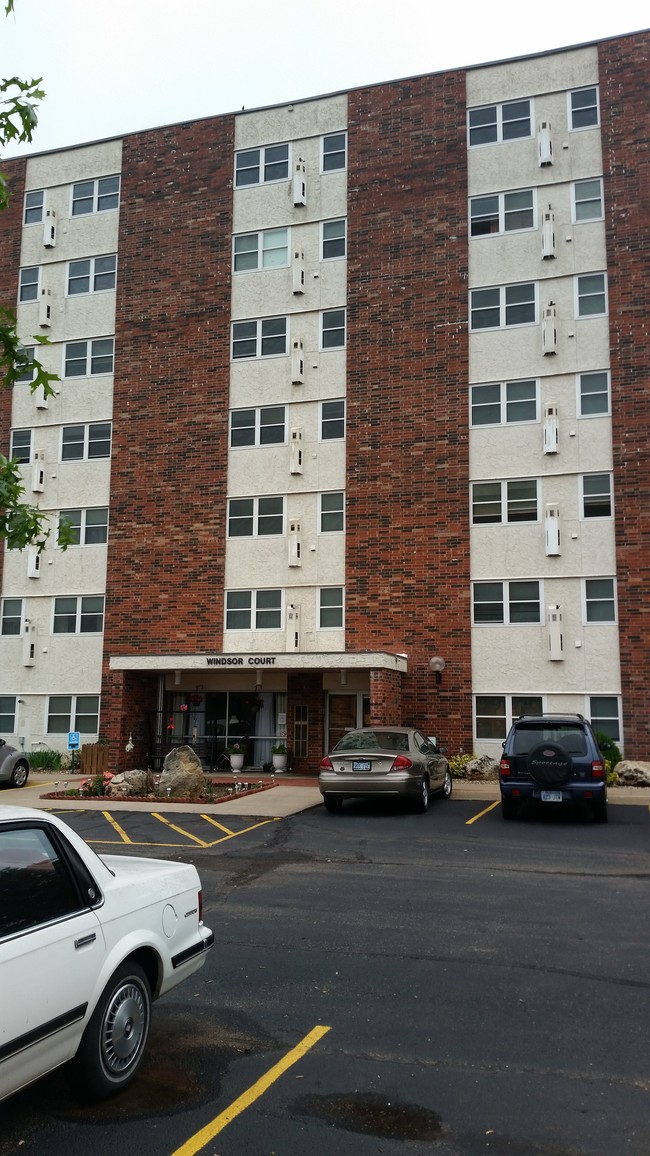 Windsor Court Apartments in Arkansas City, KS - Foto de edificio - Building Photo