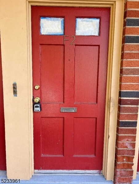 916 Stuyvesant Ave.-Unit -F2 in Irvington, NJ - Building Photo