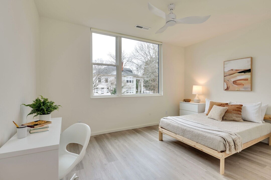 232 N Dillard St in Durham, NC - Building Photo