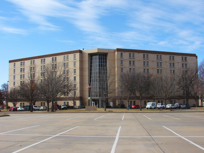 Midtown Manor in Wichita Falls, TX - Building Photo - Building Photo