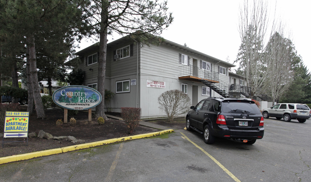 Country Pines Apartments in Portland, OR - Building Photo