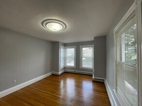 322 Beacon St, Unit 2 in Somerville, MA - Foto de edificio - Building Photo