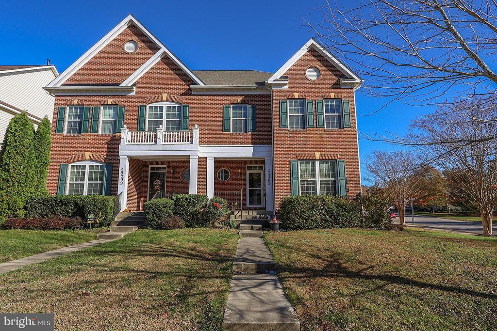 23305 Hyacinth Ln in California, MD - Building Photo