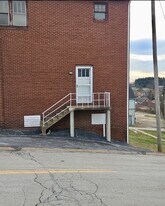 2528 Sunset Blvd in Steubenville, OH - Building Photo
