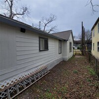 6810 Bleker St photo'