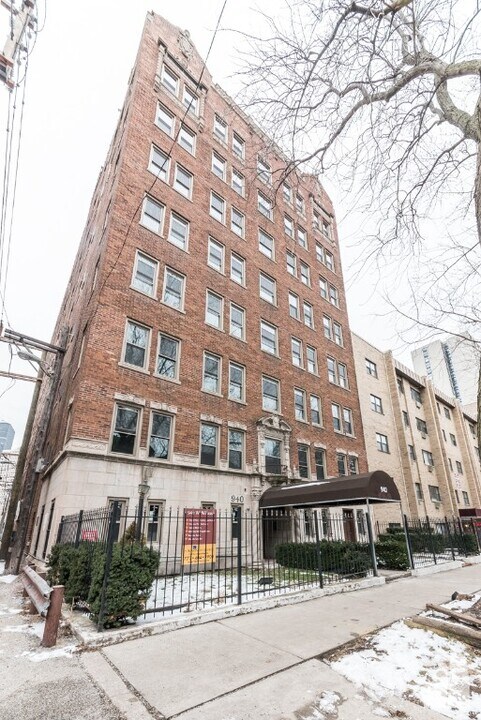 914 W Winona St, Unit 940-406 in Chicago, IL - Building Photo