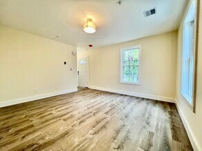13 Dalby St in Newton, MA - Building Photo - Building Photo