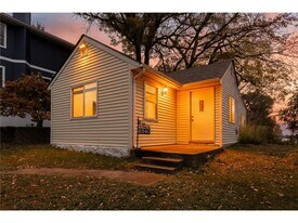 2340 Ives Ln N in Minneapolis, MN - Building Photo