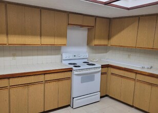 9512 Joe Ebert Rd in Seffner, FL - Building Photo - Building Photo