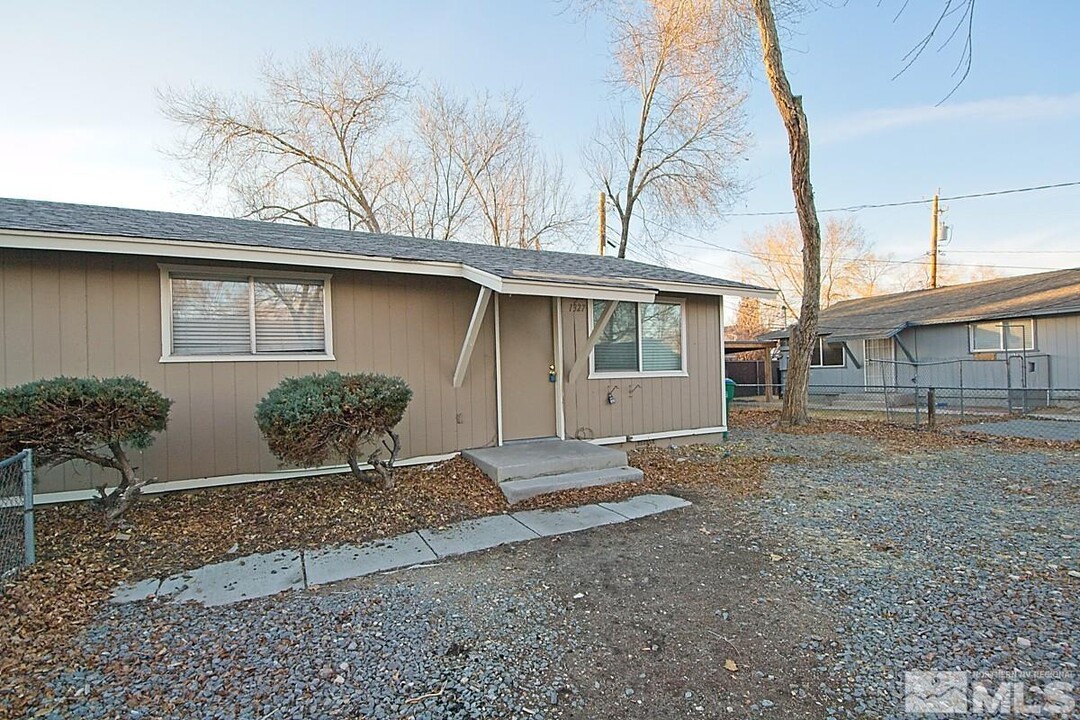 1327 Carville Dr in Reno, NV - Building Photo