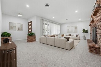 502 Sunrise Cir in Austin, TX - Building Photo - Building Photo