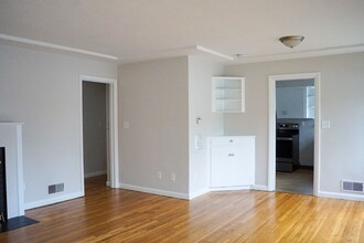 1715 SE Claybourne St in Portland, OR - Building Photo - Building Photo