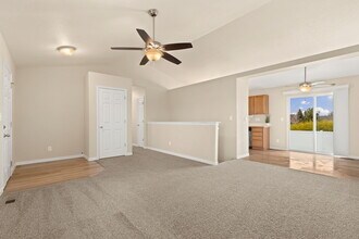 3761 Mt Flora St in Wellington, CO - Foto de edificio - Building Photo