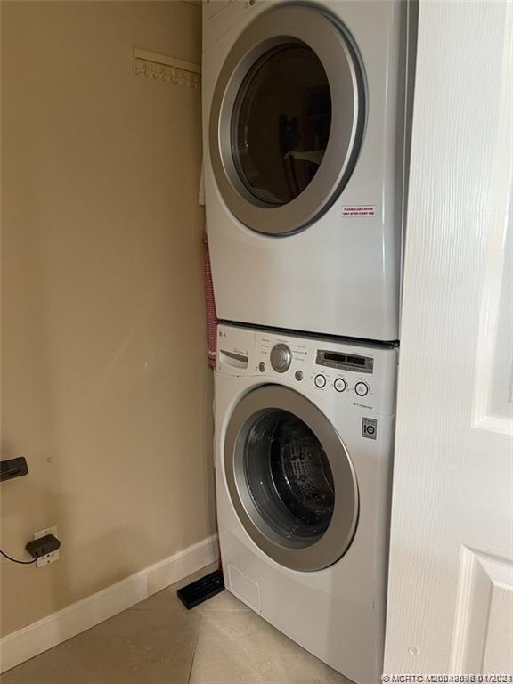 property at 264 NE Edgewater Dr