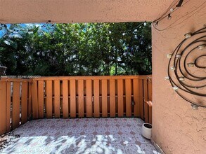 7208 Fairway Dr in Miami Lakes, FL - Building Photo - Building Photo