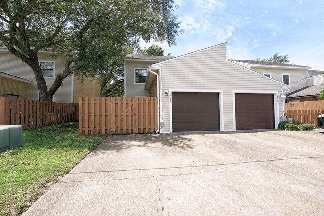 118 5th Ave in Shalimar, FL - Building Photo - Building Photo